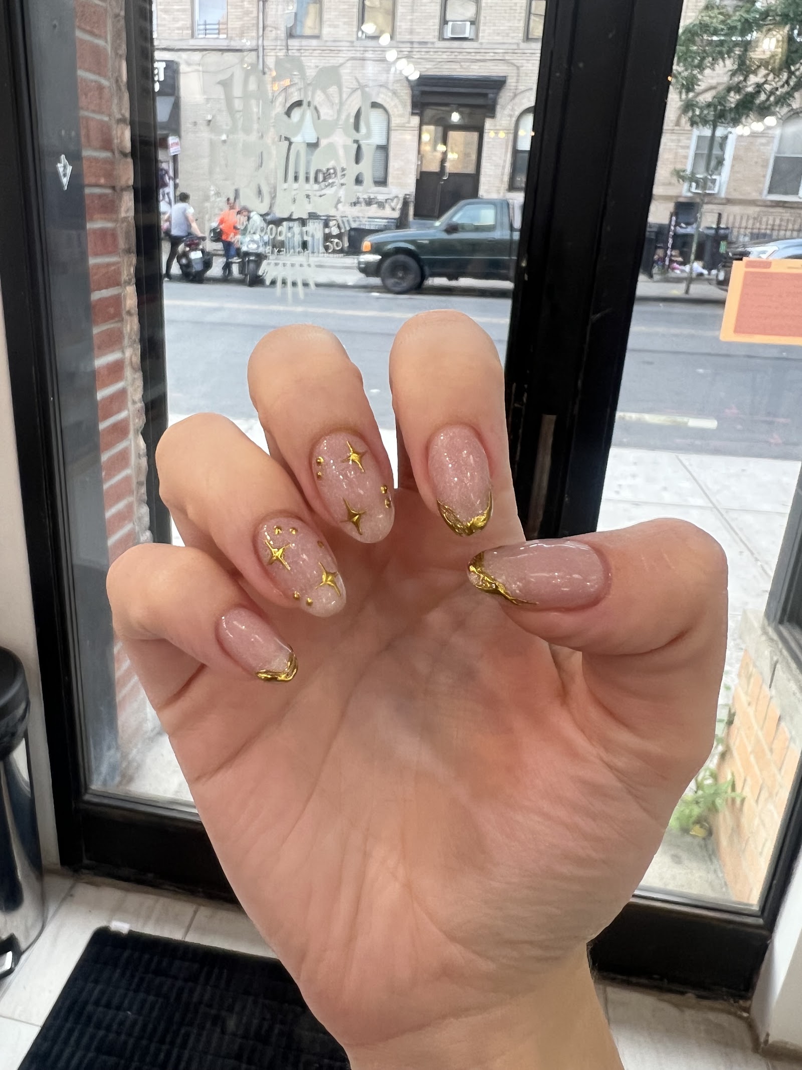Local Honey Dekalb nail photo 1